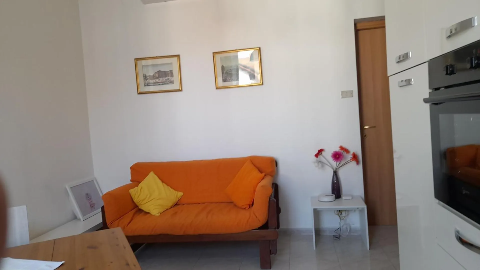 Apartment Duomo Bocconi Navigli Milano Italia