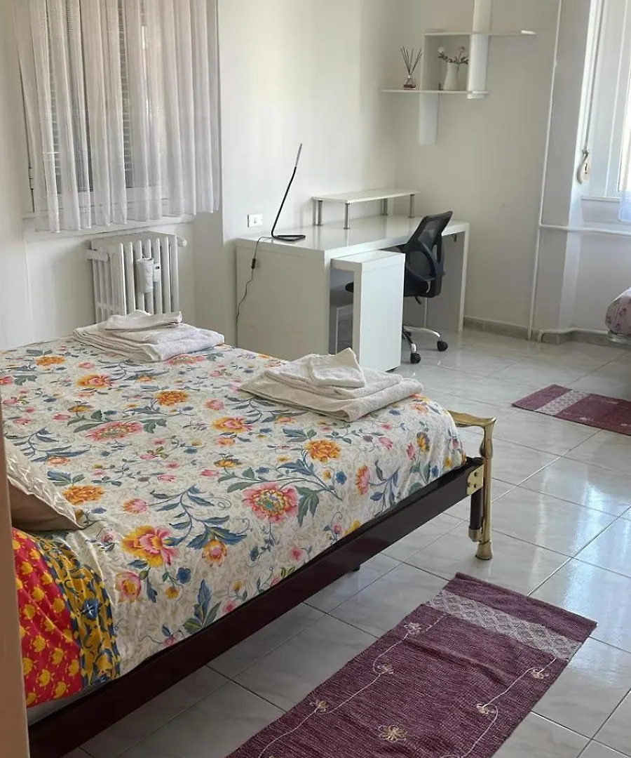 Apartment Duomo Bocconi Navigli Milano 0*,  Italia