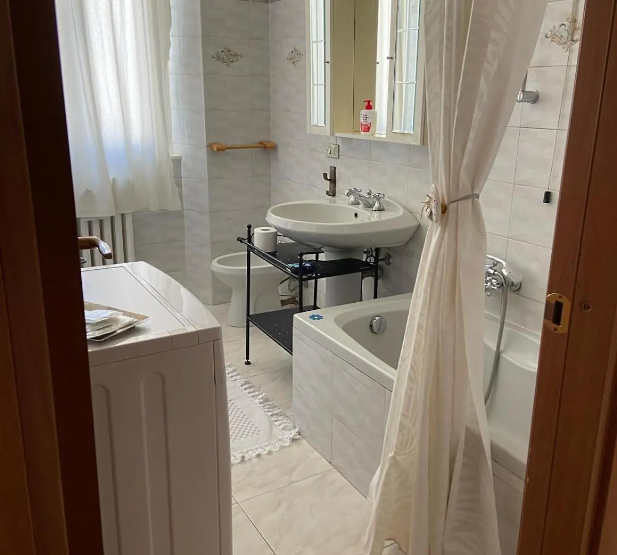 Apartment Duomo Bocconi Navigli Milán